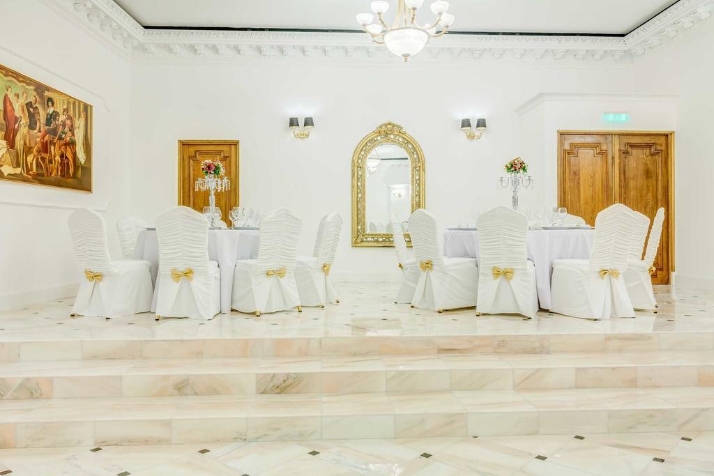 Capitol 4*